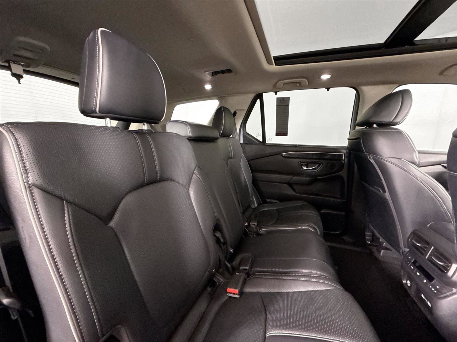 Used 2023 Honda Pilot Elite image 42