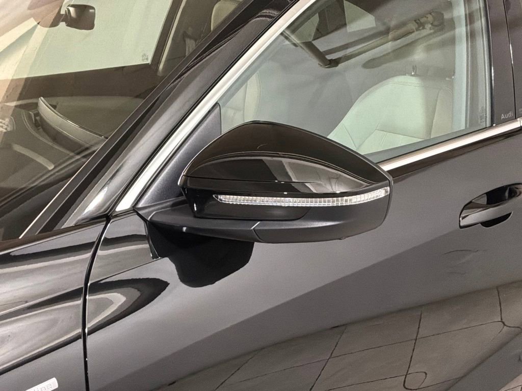 Certified 2025 Audi Q5 Premium w/ Convenience Package image 26