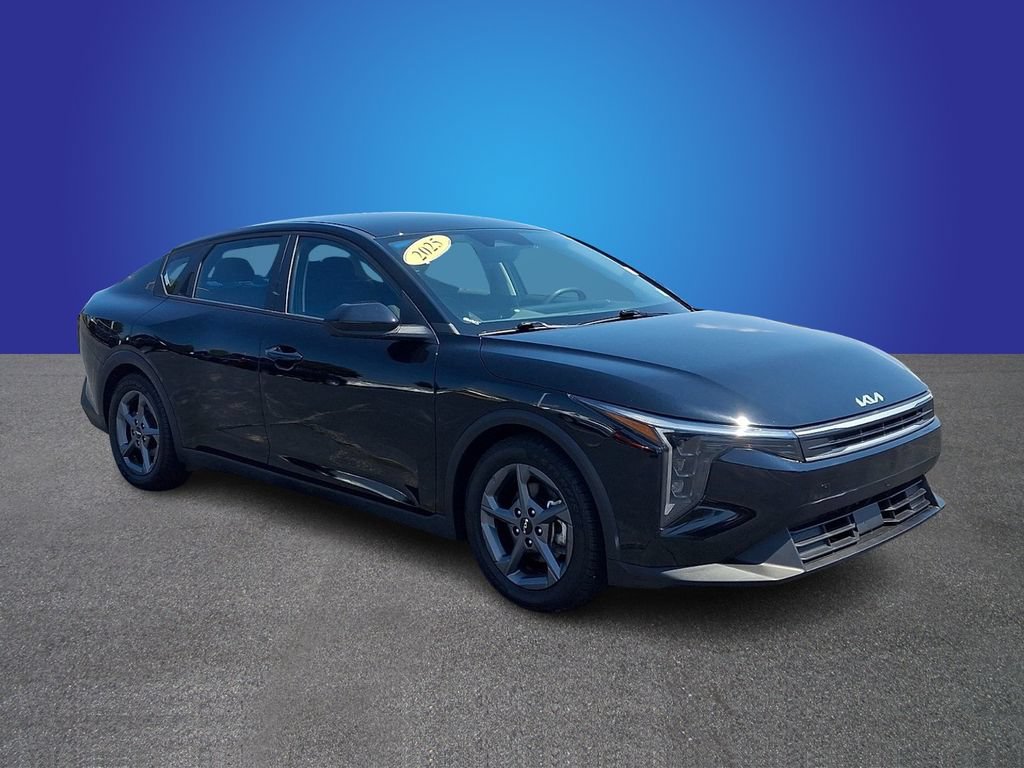 Used 2025 Kia K4 FWD image 3