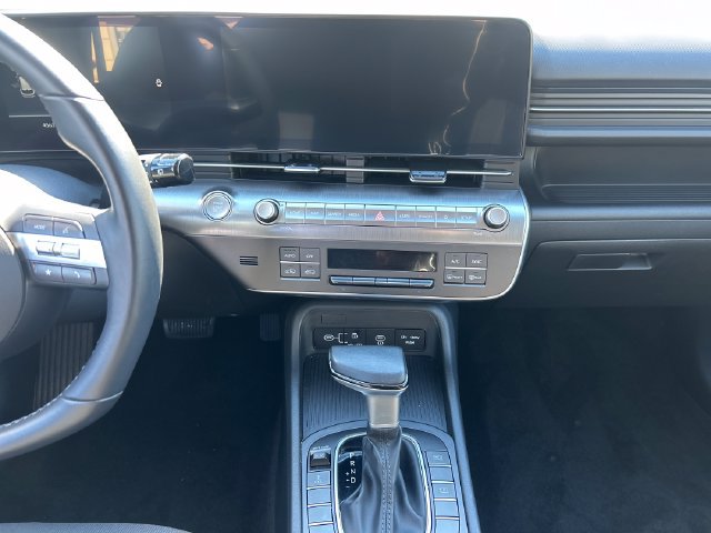 Certified 2025 Hyundai Kona SEL AWD/4WD image 19