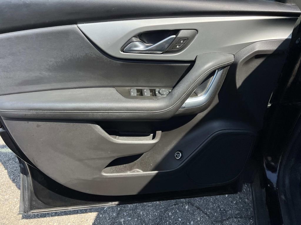 Used 2019 Chevrolet Blazer LT FWD image 12