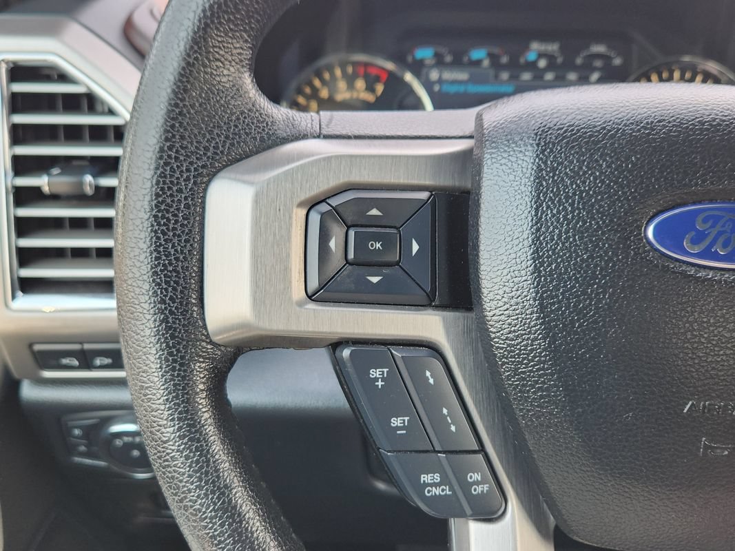 Used 2016 Ford F150 Platinum w/ Equipment Group 701A Luxury AWD/4WD image 31