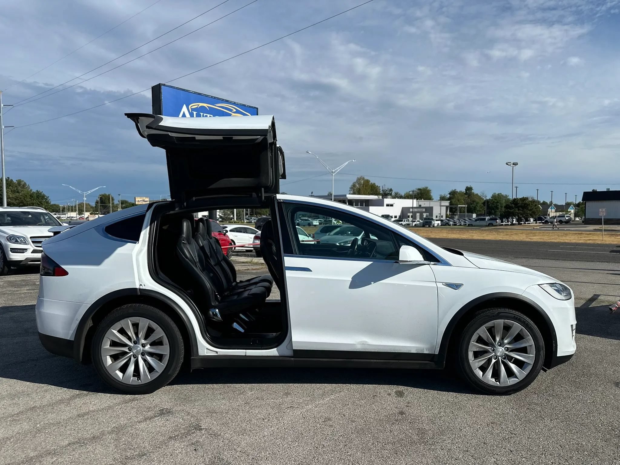 Used 2016 Tesla Model X 75D AWD/4WD image 8