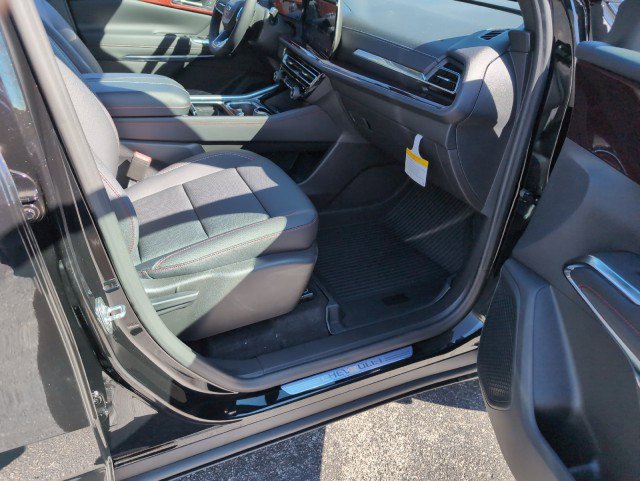 New 2026 Chevrolet Traverse Z71 w/ Driver Confidence Package image 13