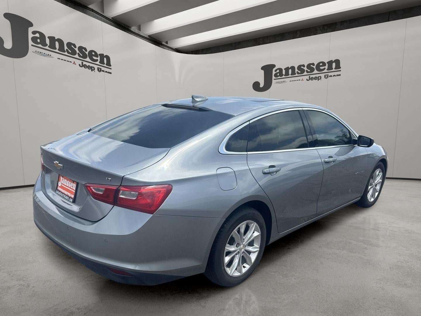 Used 2024 Chevrolet Malibu LT FWD image 4