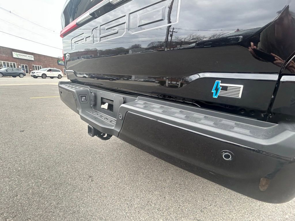 Used 2025 Ford F150 Lightning Platinum AWD/4WD image 7