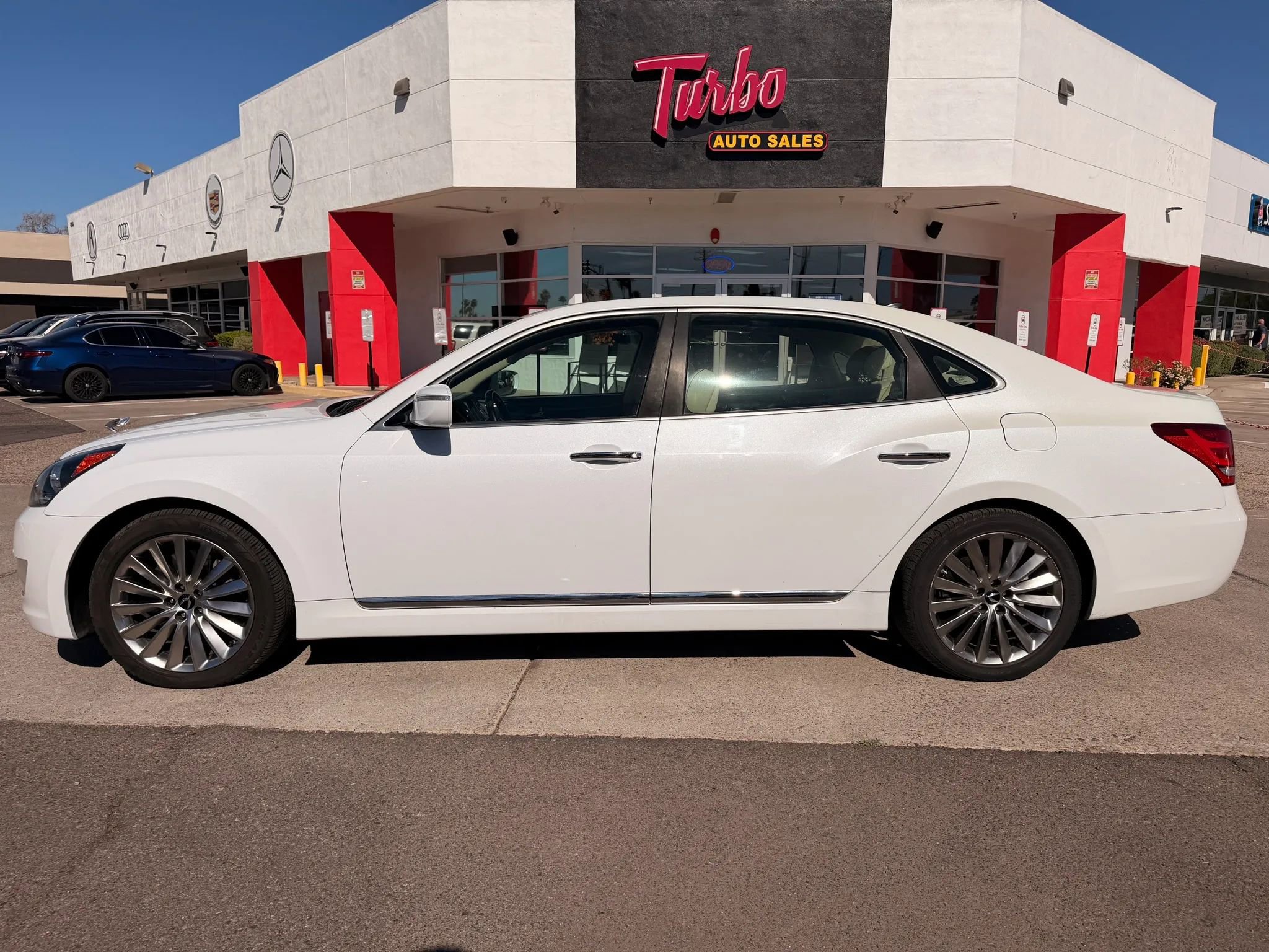 Used 2014 Hyundai Equus Signature image 8