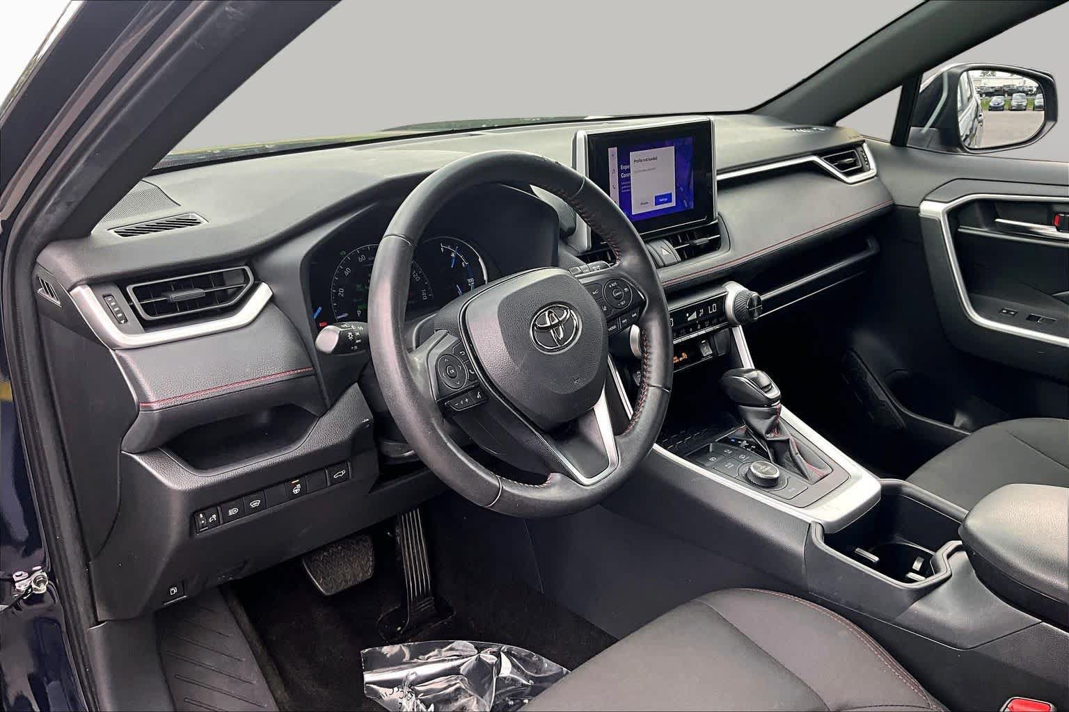 Used 2023 Toyota RAV4 SE w/ Weather & Moonroof Package AWD/4WD image 18