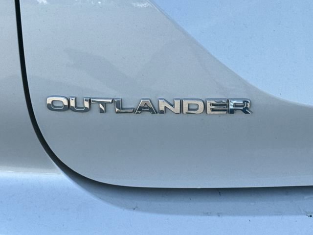 Used 2022 Mitsubishi Outlander ES AWD/4WD image 17