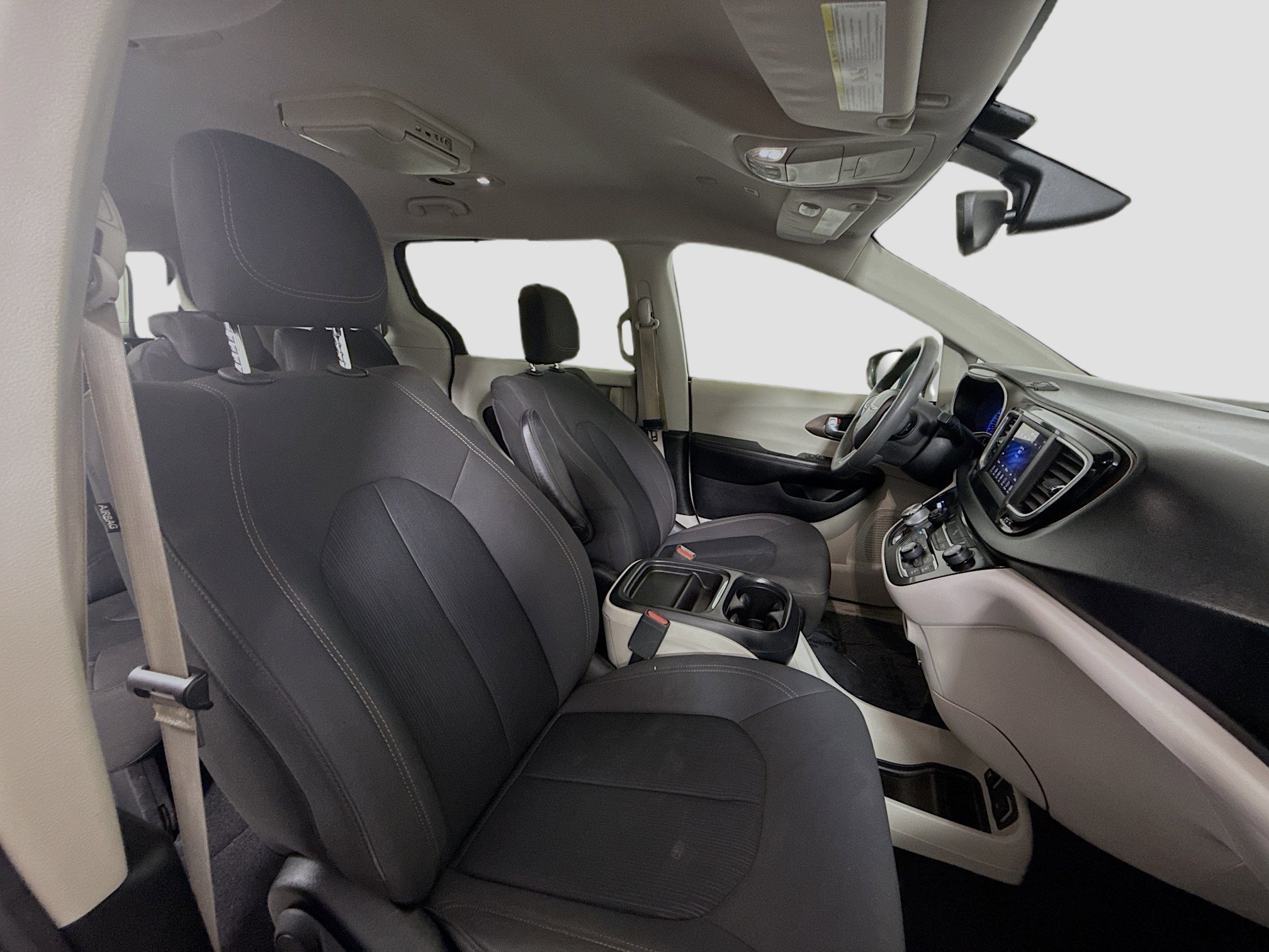 Used 2018 Chrysler Pacifica Touring Plus w/ Tire & Wheel Group image 29