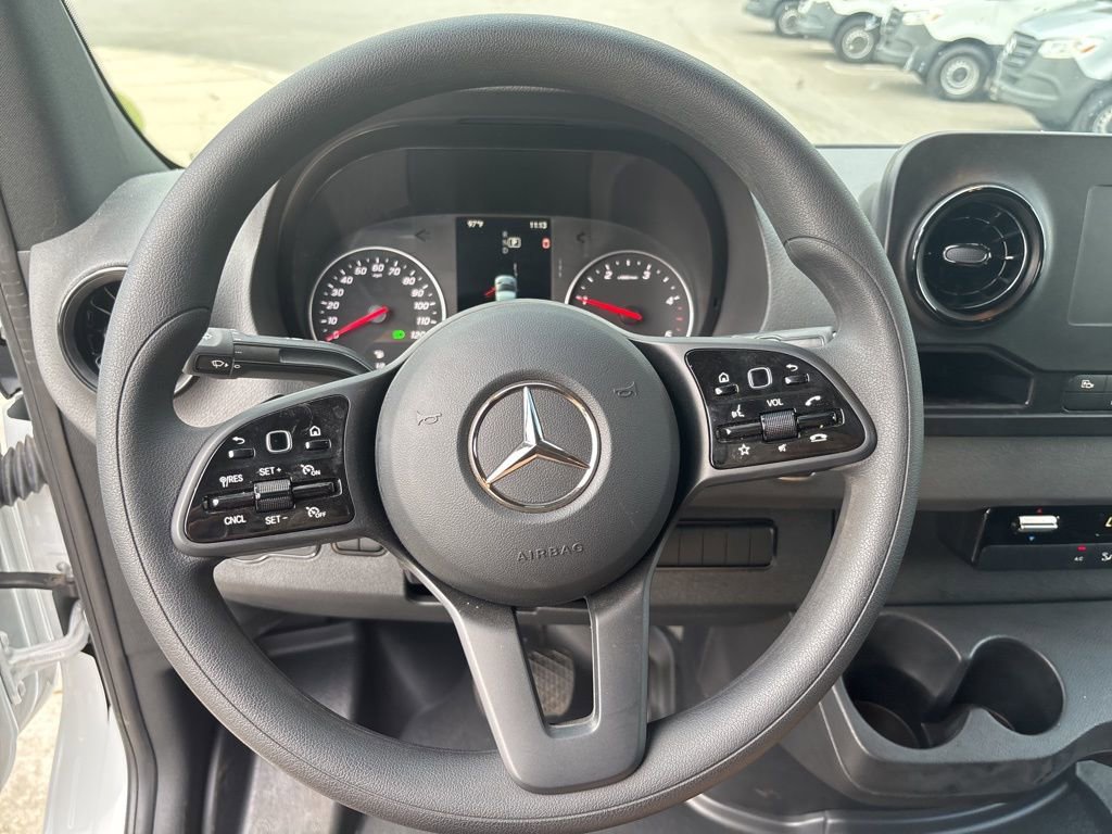 Used 2024 Mercedes-Benz Sprinter 2500 image 40