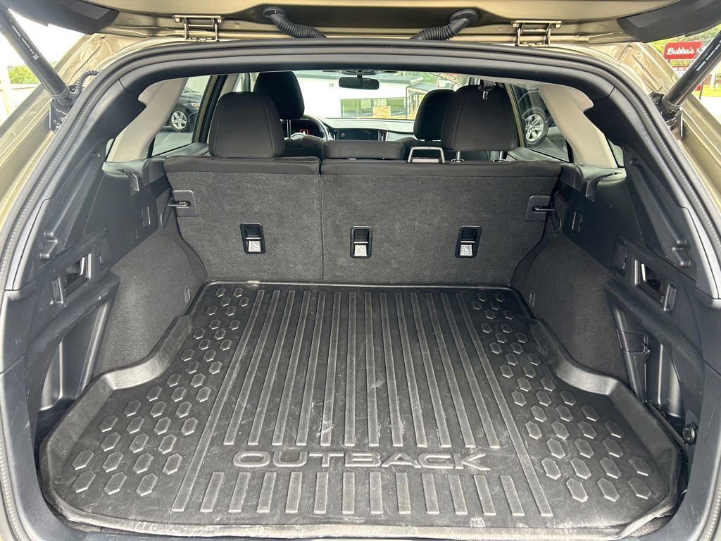 Used 2024 Subaru Outback Premium image 5