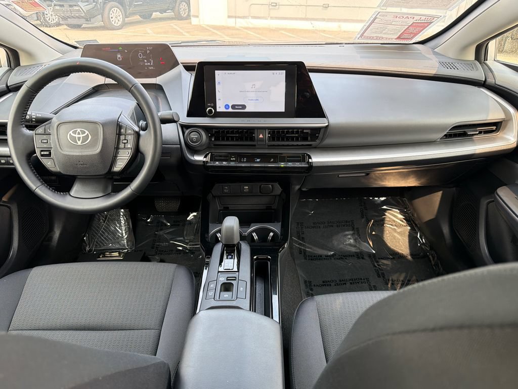 Used 2025 Toyota Prius LE FWD image 13
