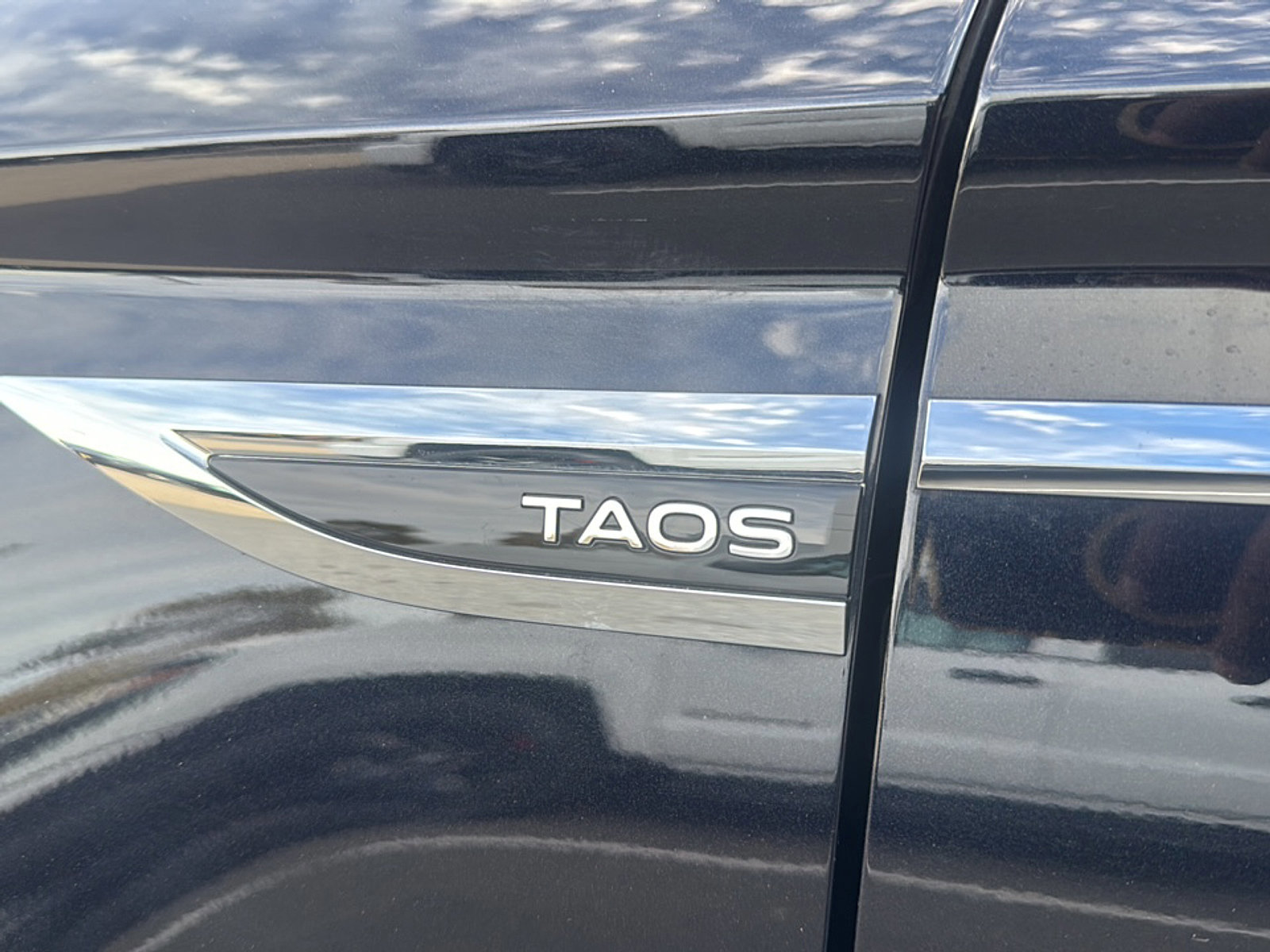 Used 2024 Volkswagen Taos SE image 43