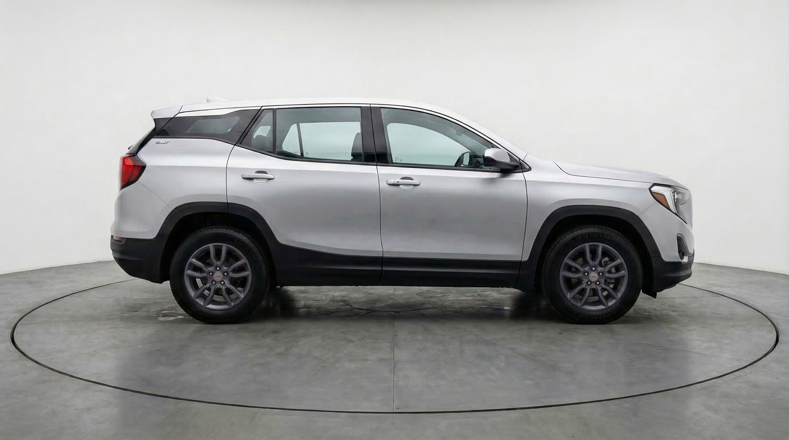 Used 2024 GMC Terrain SLT image 11