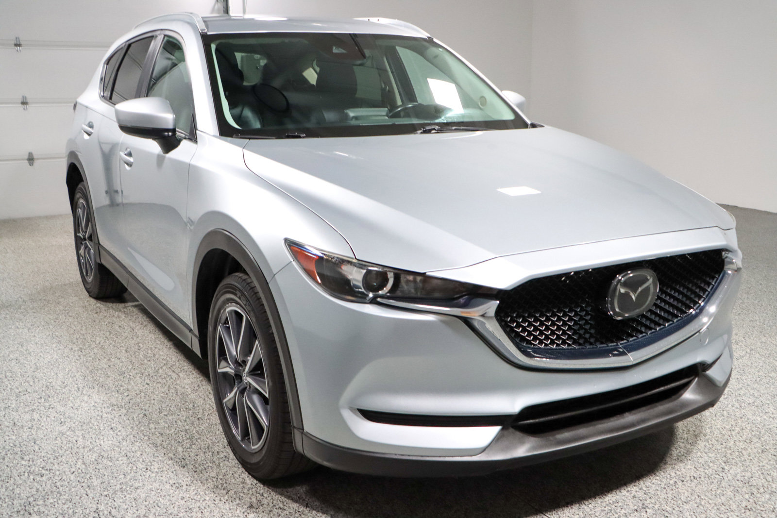 Used 2018 MAZDA CX-5 Touring image 5
