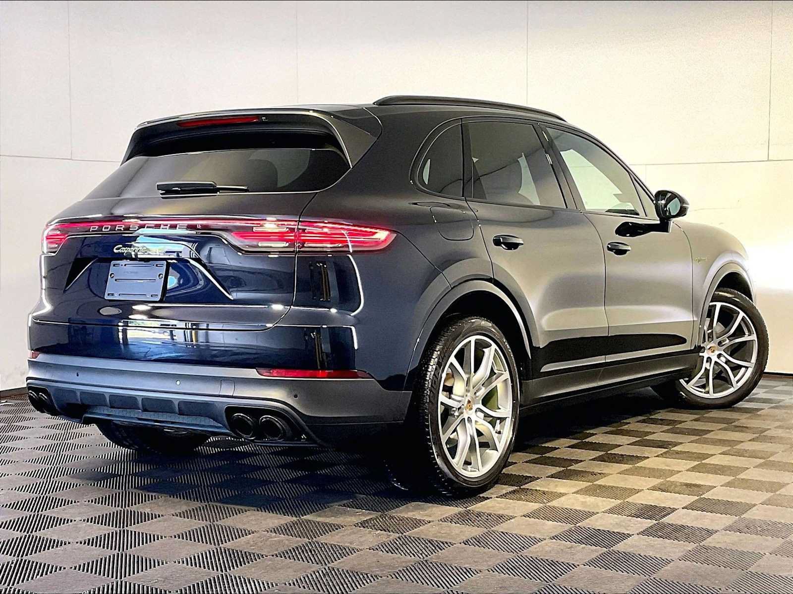 Certified 2023 Porsche Cayenne AWD/4WD image 7