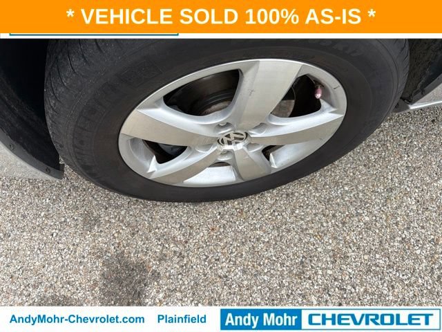 Used 2010 Volkswagen Routan SE FWD image 11