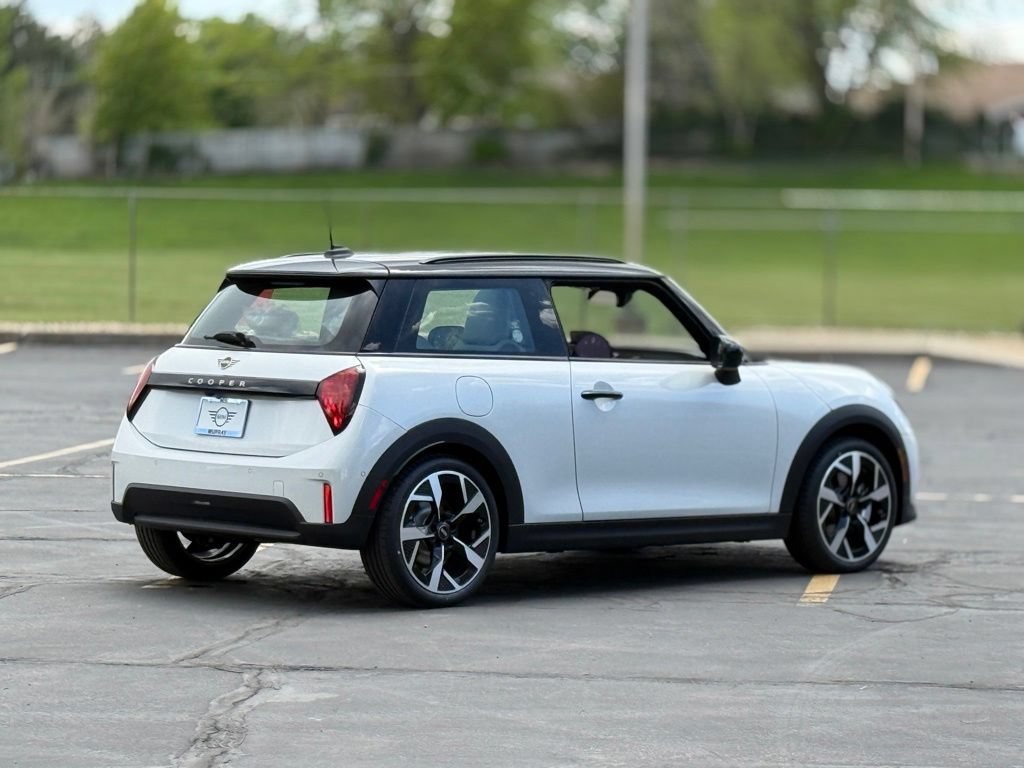 New 2026 MINI Cooper 2-Door Hardtop FWD image 5