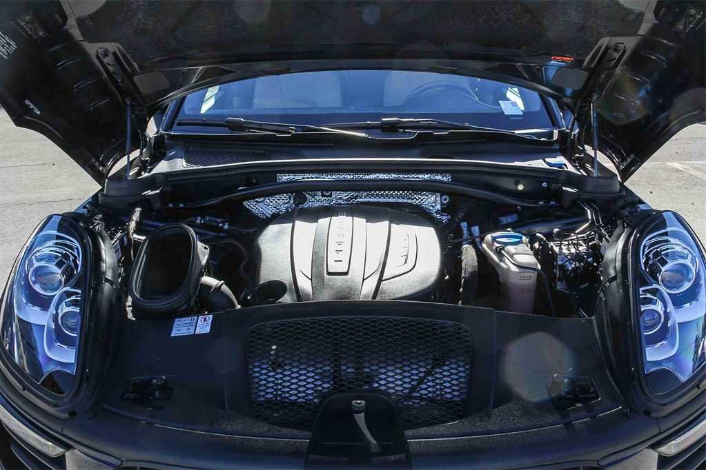 Used 2018 Porsche Macan image 26