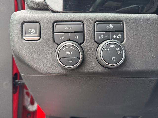 Used 2023 Chevrolet Silverado 1500 LT image 16