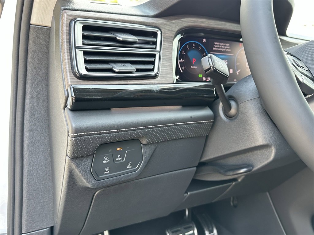 New 2026 Volkswagen Atlas SEL Premium R-Line image 17