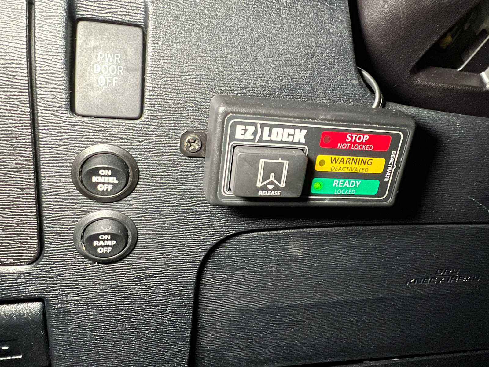 Used 2015 Toyota Sienna SE w/ SE Preferred Package image 24