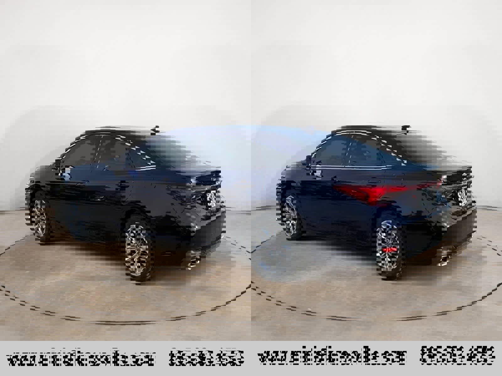 Used 2022 Toyota Avalon XLE image 5