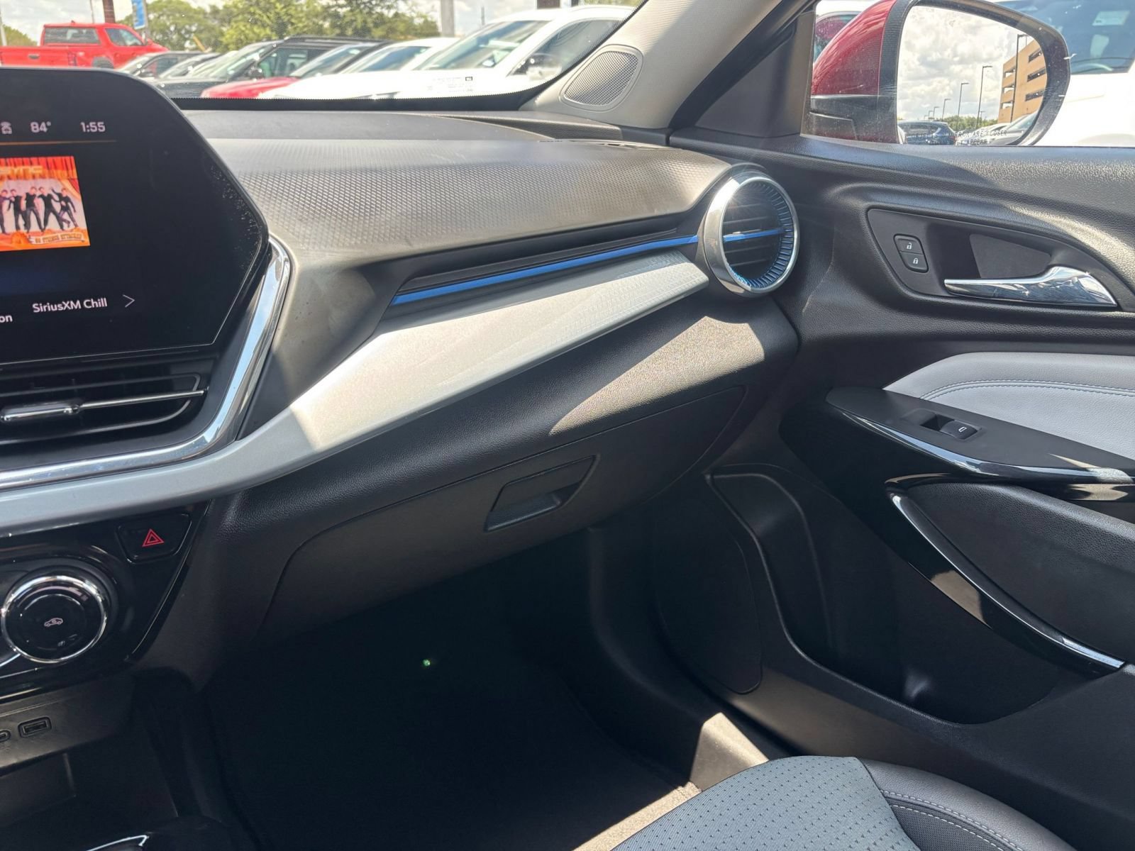 Used 2025 Chevrolet Trax LT FWD image 34