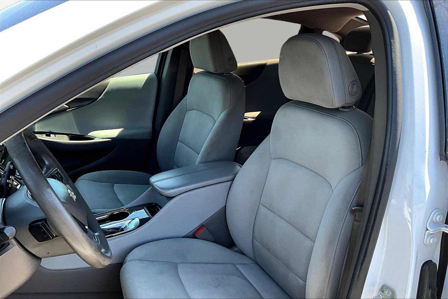 Used 2021 Chevrolet Malibu LT FWD image 19