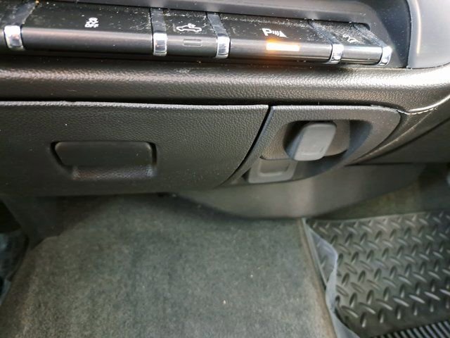 Used 2014 GMC Sierra 1500 SLE w/ SLE Preferred Package image 16