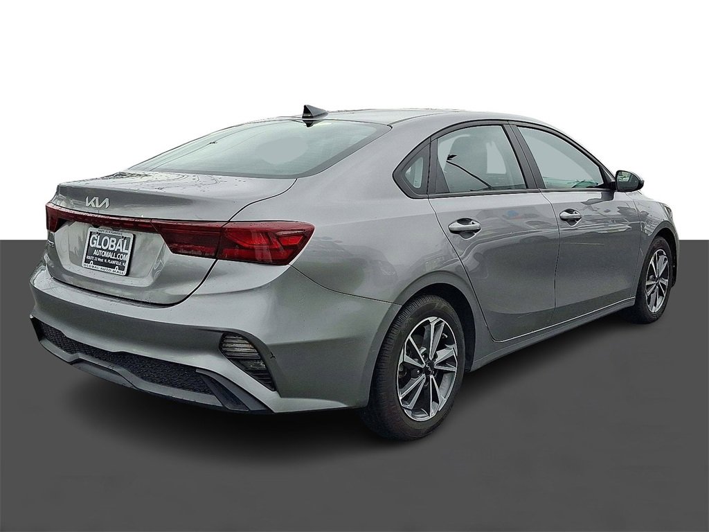 Used 2023 Kia Forte LXS image 7