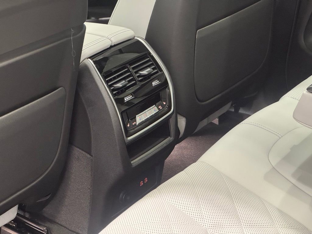 Used 2026 BMW X5 xDrive50e w/ M Sport Package image 20