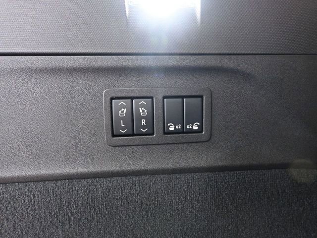 Used 2026 Cadillac Escalade IQ Sport 2 w/ LPO, ONYX Package image 51