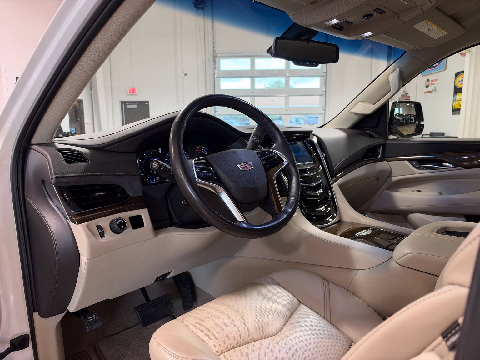 Used 2019 Cadillac Escalade 2WD image 13