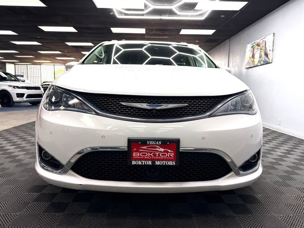 Used 2018 Chrysler Pacifica Touring-L Plus w/ Advanced Safetytec Group FWD image 3