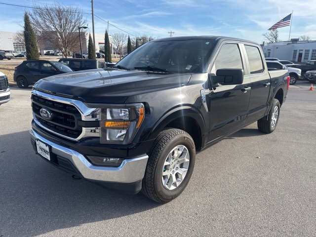 Used 2023 Ford F150 XLT image 3