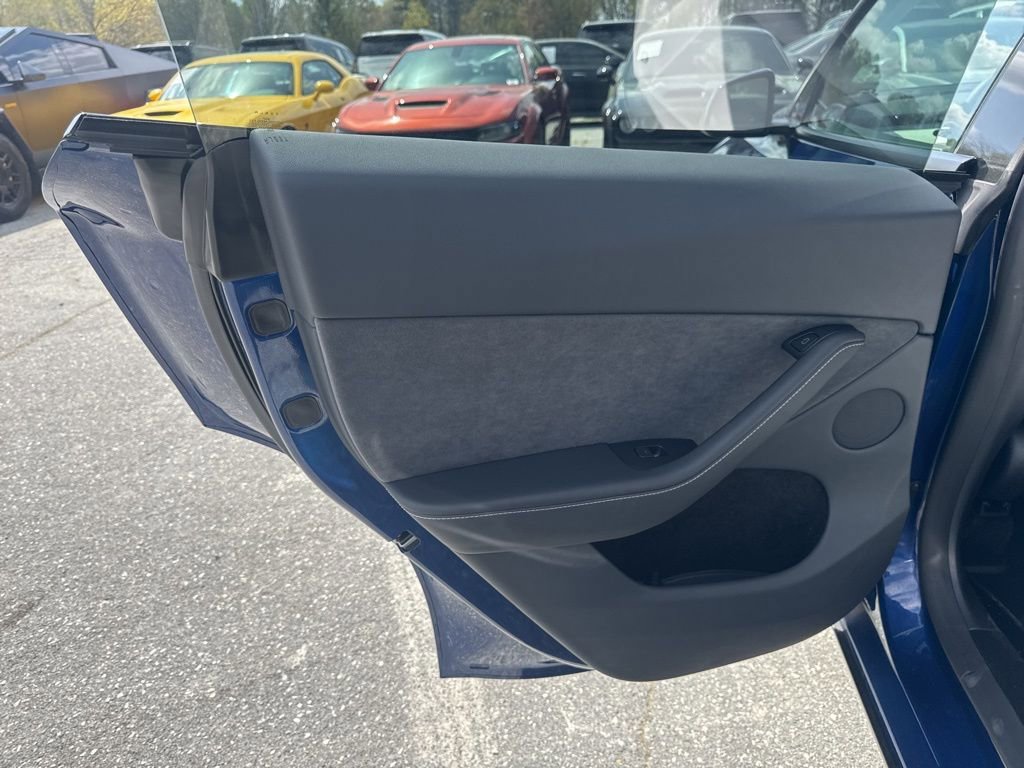 Used 2024 Tesla Model Y Long Range image 30