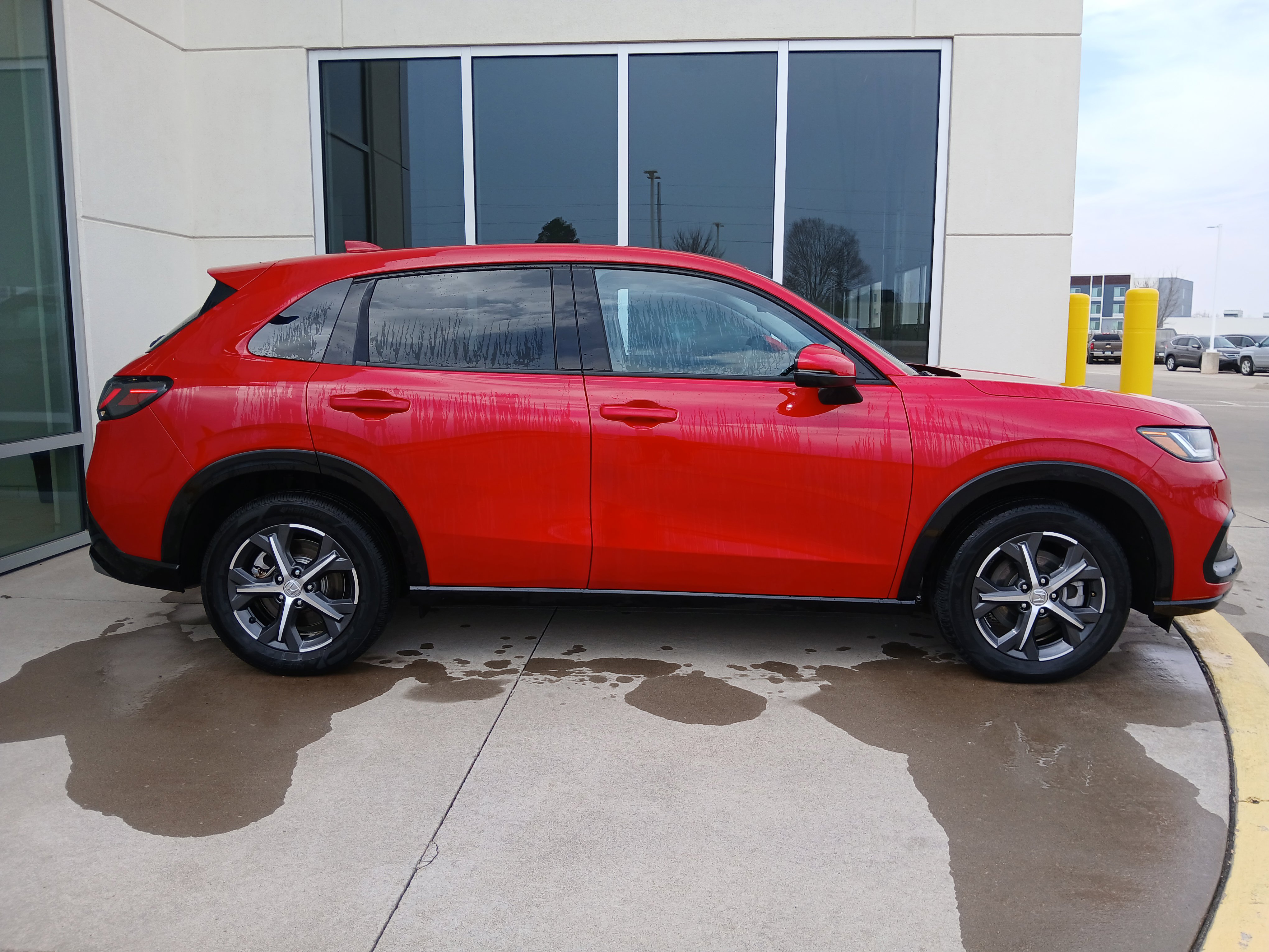 Used 2023 Honda HR-V EX-L image 6