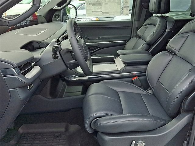 New 2025 Lincoln Navigator L Reserve w/ Jet Appearance Package AWD/4WD image 8