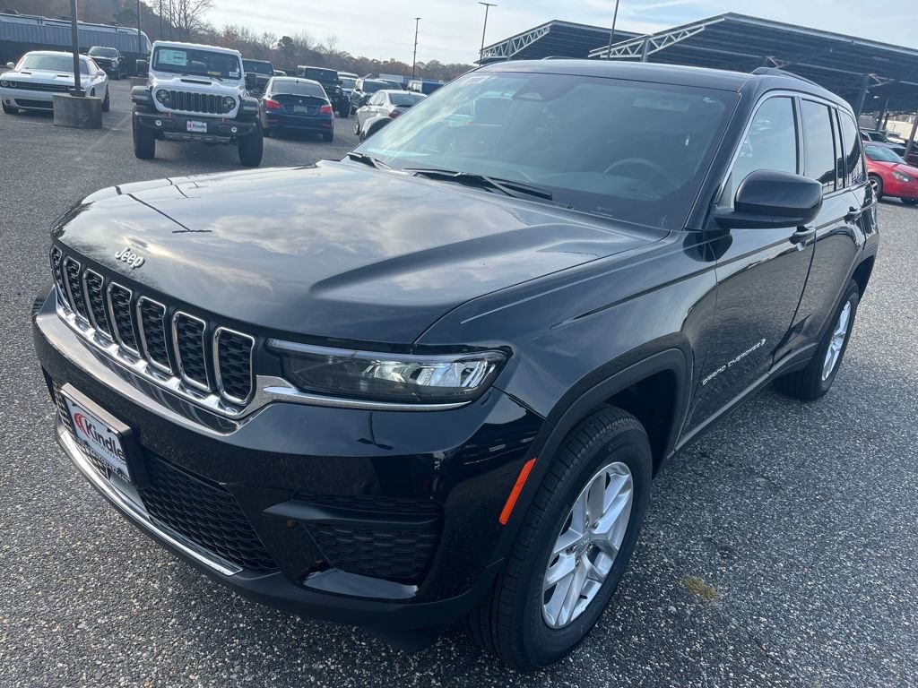 New 2025 Jeep Grand Cherokee Laredo X w/ Luxury Tech Group I image 5