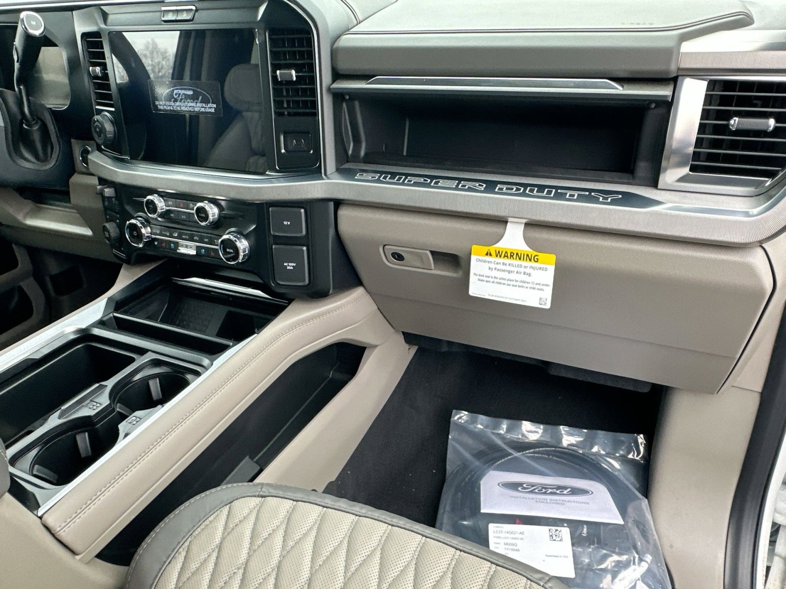 New 2026 Ford F450 Platinum w/ Platinum Plus Package image 36