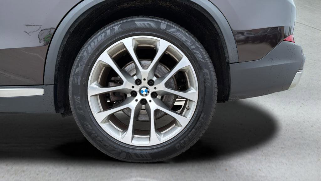 Used 2021 BMW X5 xDrive40i w/ Premium Package image 29