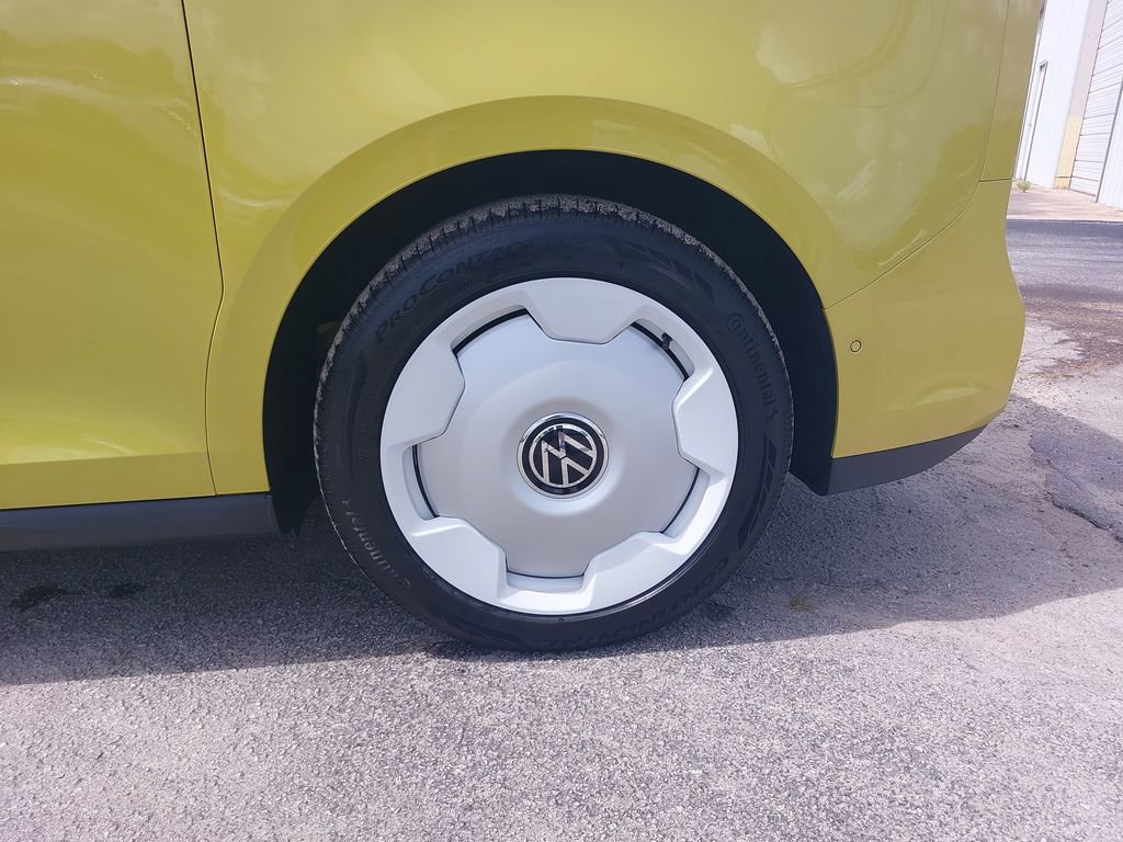 New 2025 Volkswagen ID. Buzz 1st Edition image 36