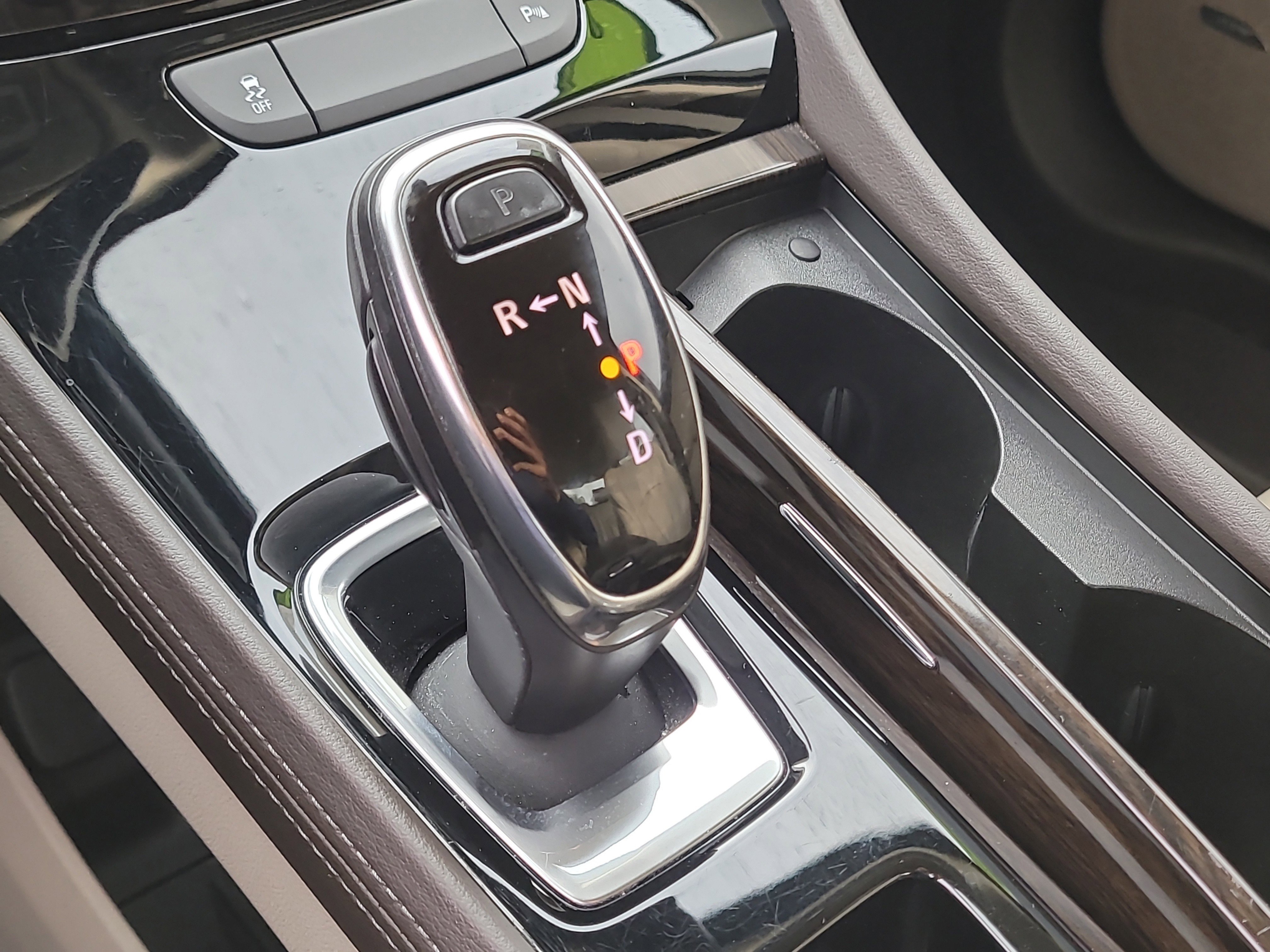 Used 2019 Buick LaCrosse Essence w/ Sights and Sounds Package image 25