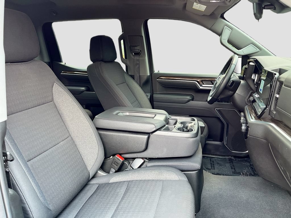 Used 2025 Chevrolet Silverado 1500 LT AWD/4WD image 26