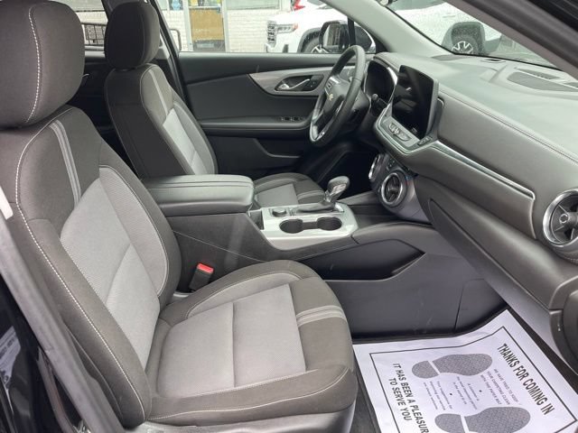 Used 2025 Chevrolet Blazer LT AWD/4WD image 7