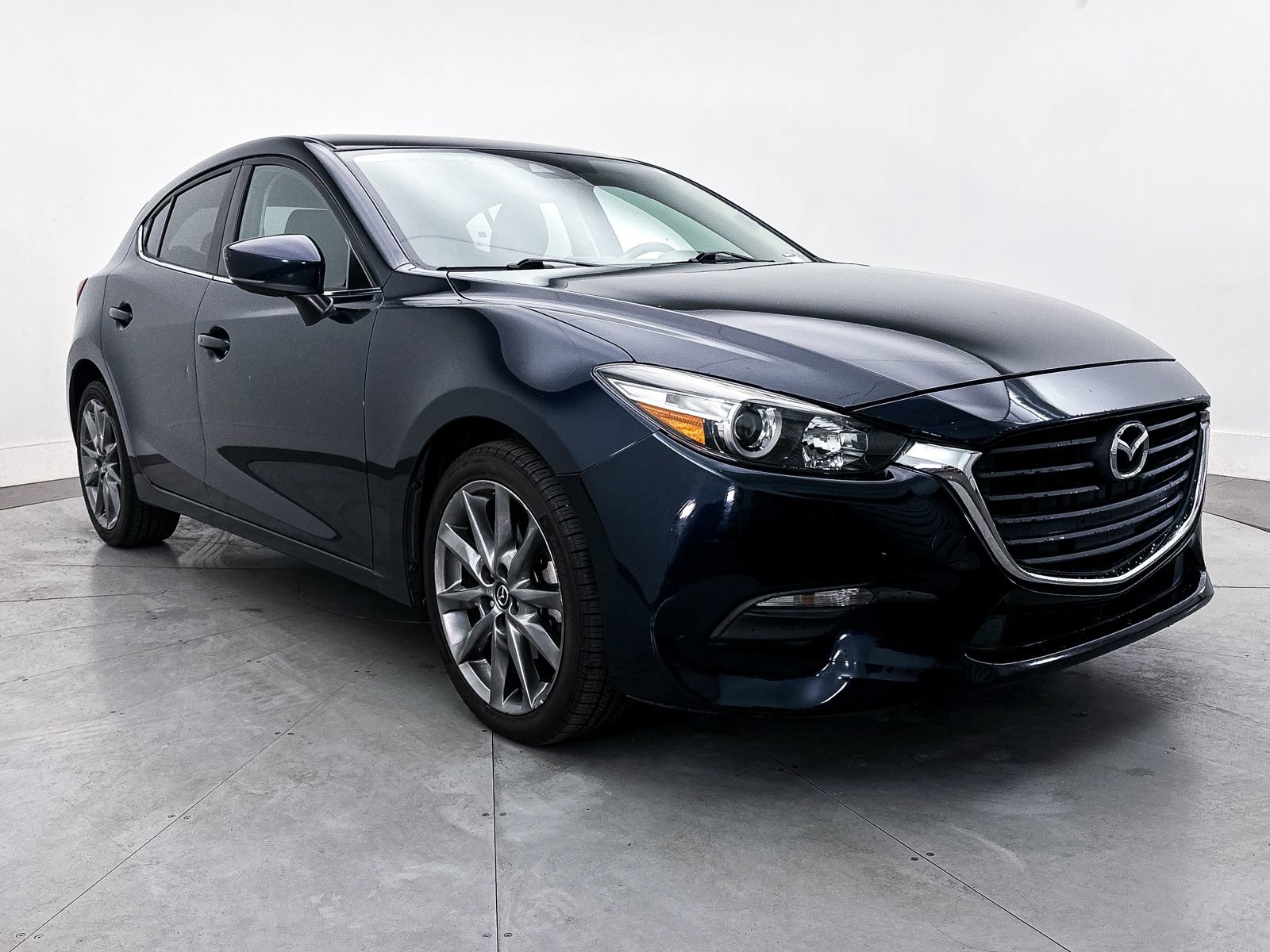 Used 2018 MAZDA MAZDA3 Touring FWD image 10