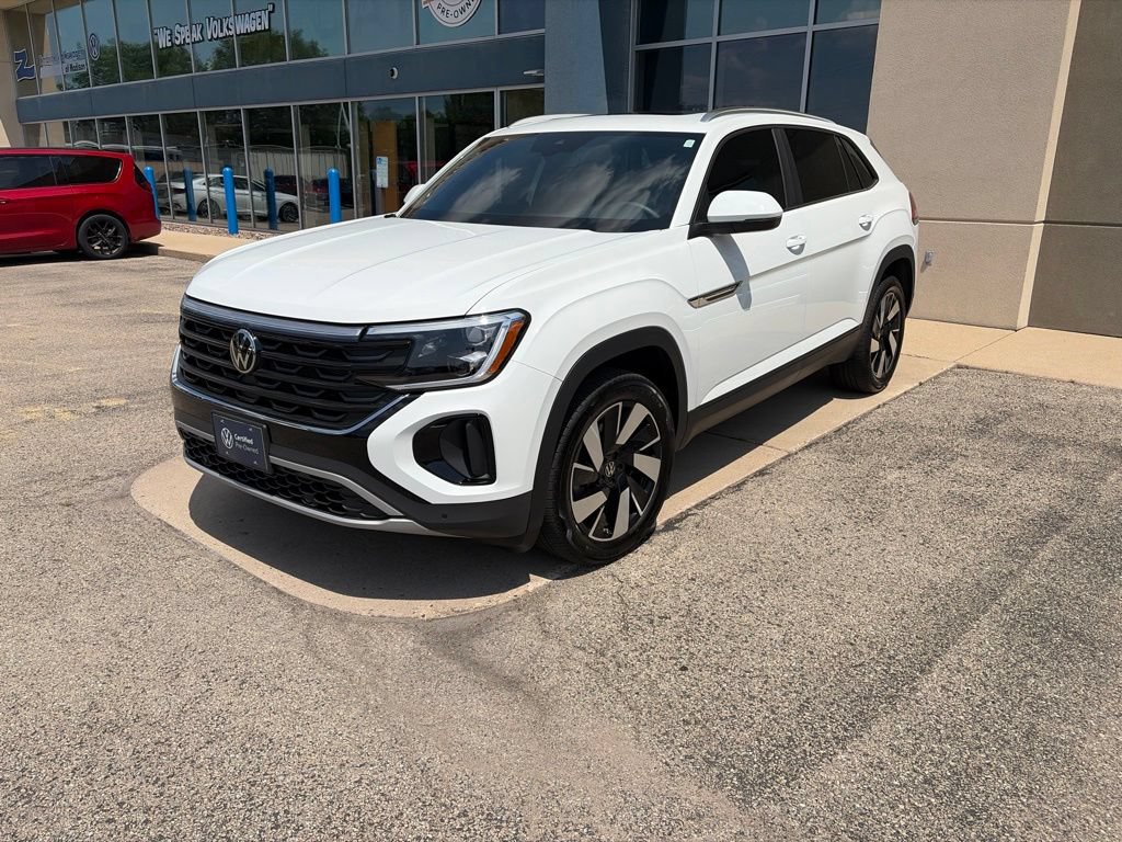 Certified 2024 Volkswagen Atlas Cross Sport SE w/ Panoramic Sunroof Package AWD/4WD image 4