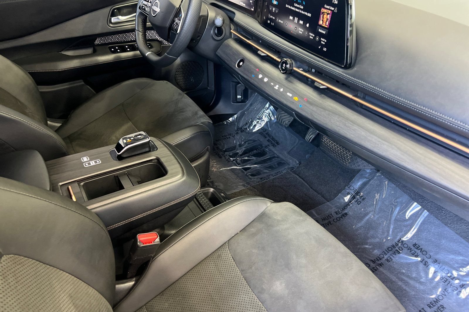 Certified 2024 Nissan Ariya FWD image 18